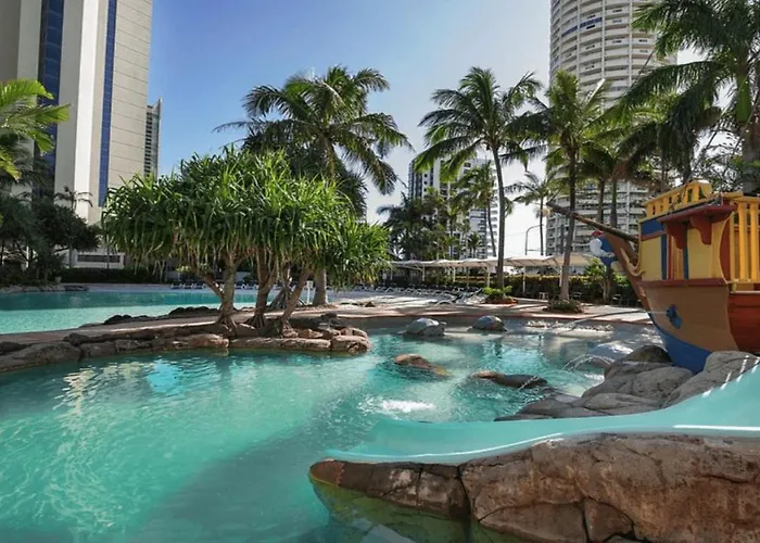 Crown Towers Superior 3 Bedroom Apartment - Coasthm