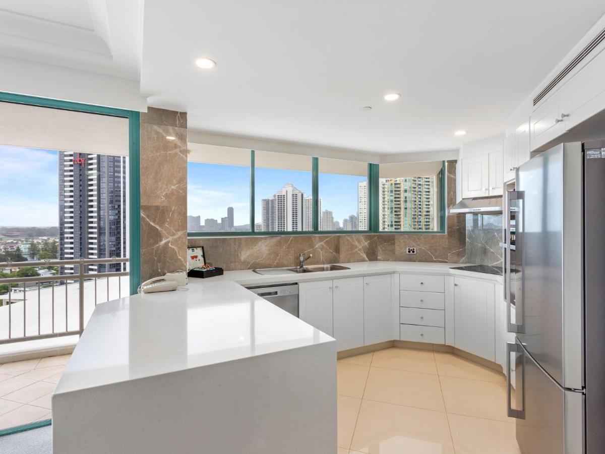 Crown Towers Superior 3 Bedroom - Coasthm Apartment
